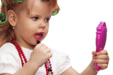 ‘Ngã ngửa’ phát hiện đồ nhựa là ‘thủ phạm’ khiến con dậy thì sớm 