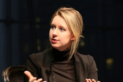 Nữ tỷ phú thành tay trắng sau một đêm