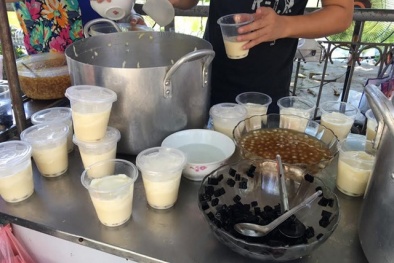 Nắng 40 độ: Chủ quán tào phớ bán 1.500 bát/ngày, lãi 'khủng' 8 triệu đồng