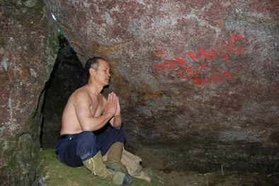 'Người rừng' tự chữa khỏi ung thư phổi bằng kỳ hoa dị thảo Hoàng Liên Sơn