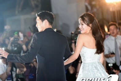 Tan chảy với những hành động Song Joong Ki dành cho Song Hye Kyo 