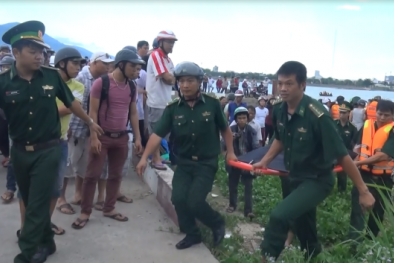 Chìm tàu trên sông Hàn: Người thân chết lịm nghe tin vớt được 3 thi thể