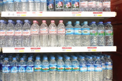 Tin an toàn thực phẩm hot ngày 7/6: Phát hiện nước đóng chai có nấm mốc