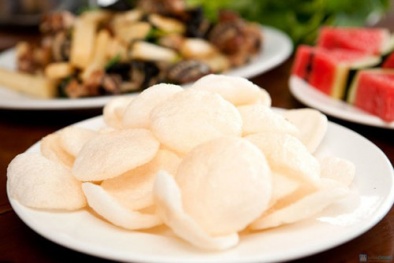 Bán bánh phồng tôm thu gần 20 tỷ mỗi tháng