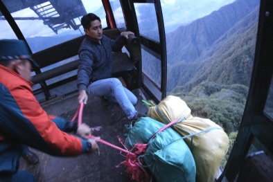 Cận cảnh hành trình tìm kiếm và đưa thi thể chàng trai người Anh trở về