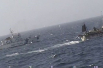 Tàu cá Trung Quốc đã quen thói 'lượn lờ bắt trộm' vùng biển bao nhiêu nước?