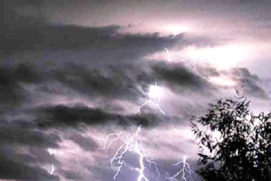 Dự báo thời tiết ngày mai 18/6/2016: Bắc Bộ mưa dông, đề phòng tố lốc và gió giật mạnh