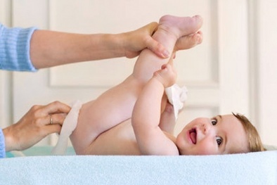 Giật mình phát hiện bỉm có thể hại chết con thơ