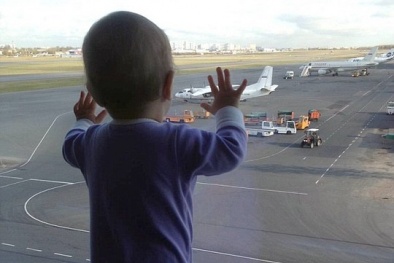 Ngày của Cha, bật khóc vì 10 người cha trong vụ máy bay rơi chưa trở về