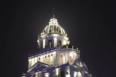 Cận cảnh tòa lâu đài gà vàng 300 tỷ ở Cầu Giấy của đại gia phế liệu