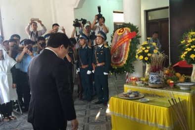 Lễ tang phi công Trần Quang Khải: Anh đã về trong vòng tay quê hương