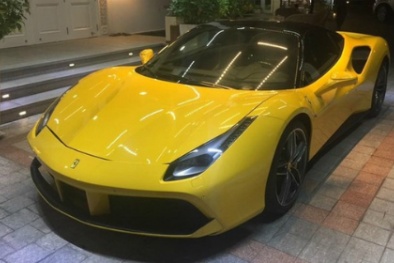 Thiếu gia Phan Hoàng khoe quà tốt nghiệp là siêu xe Ferrari 16 tỷ