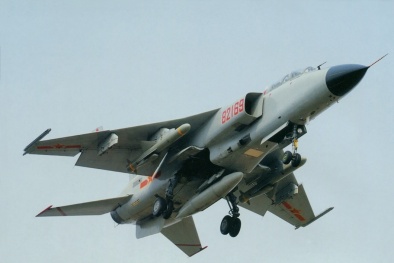 Uy lực của tiêm kích JH-7 Trung Quốc cử đi ‘rình mò’ không phận Ấn Độ