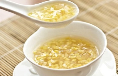 Tác dụng không ngờ của chè đậu xanh đối với ung thư da 