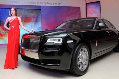 Đại gia chi bộn, siêu xe dồn dập đổ về Việt Nam