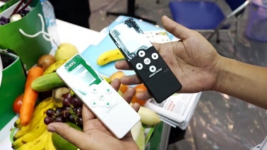 Hoài nghi về độ chính xác ‘máy kiểm tra nhanh’ thực phẩm sạch 