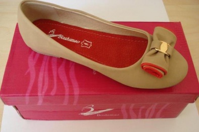 Hàng loạt giày dép có độc tố gây kích ứng da tại Châu Âu