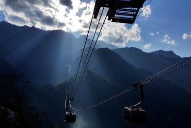 Giá vé Cáp treo Fansipan Sa Pa giảm mạnh cho người dân 6 tỉnh Tây Bắc