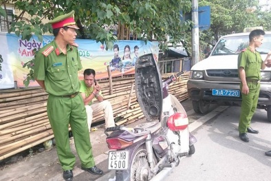 Tự xưng lái xe cho Văn phòng Quốc hội, giật thẻ ngành của CSGT