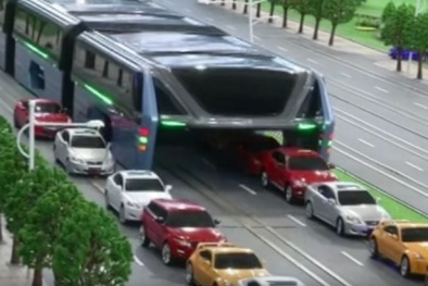 Trung Quốc: Sắp cho chạy thử 'xe buýt dạng chân' chống tắc nghẽn giao thông