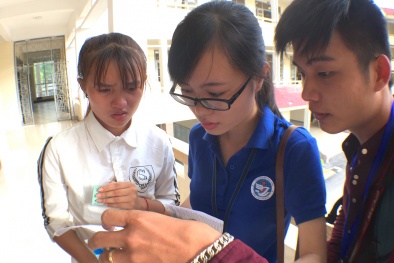 Thí sinh khóc cạn nước mắt vì gặp sự cố ngay trong ngày thi đầu tiên