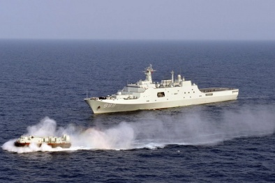 Tàu chiến Trung Quốc rầm rộ ra Biển Đông thị uy sức mạnh, thách thức PCA
