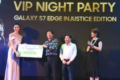 Samsung S7 Edge Injustice mã số 0001 có giá 360 triệu đồng