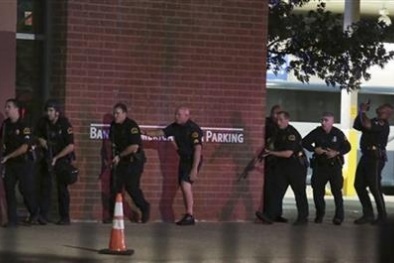 Tranh cãi việc dùng robot diệt nghi phạm bắn tỉa cảnh sát Dallas