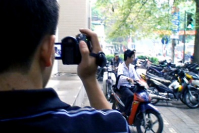 Từ 1/8 truy xe vi phạm giao thông từ clip lên án của người dân