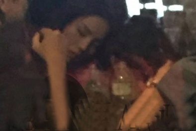 Sau clip hút thuốc, Hoa hậu Kỳ Duyên lại lộ ảnh say khướt tại quán bar