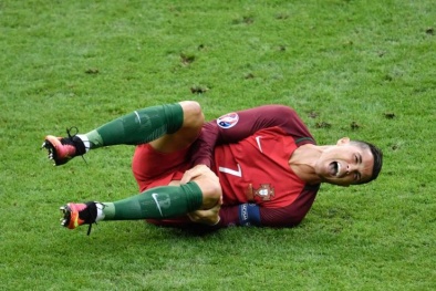 Vừa vô địch Euro, Ronaldo phải nghỉ thi đấu 4 -5 tháng do chấn thương nặng