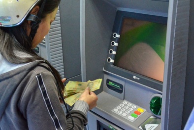 Nhiều ATM chưa nâng hạn mức rút tiền