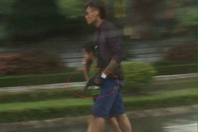 Dí súng vào đầu con trai làm 'bia đỡ đạn' hòng vô hiệu hóa cảnh sát