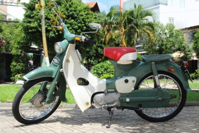 Cận cảnh chiếc Honda Super Cub C100 giá 60 triệu đồng tại Sài Gòn