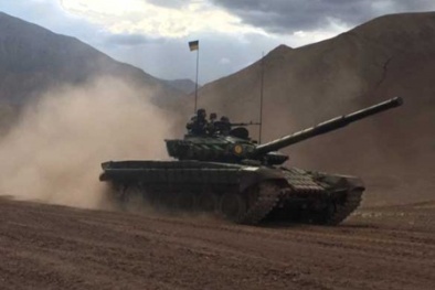 Sức mạnh đáng gờm của 100 xe tăng Ấn Độ điều tới biên giới giáp Trung Quốc