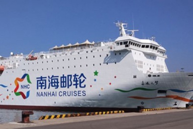 Trung Quốc lộ mưu đồ dùng ‘quân đoàn’ tàu du lịch phủ kín Biển Đông