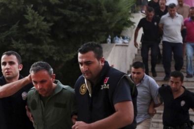 Số lượng binh sĩ bị bắt cực lớn hậu đảo chính, Thổ đang 'thay máu' quân đội?