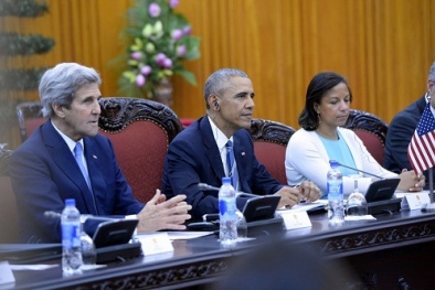 Tổng thống Obama đã dùng loại nước uống gì khi họp với chính phủ Việt Nam?