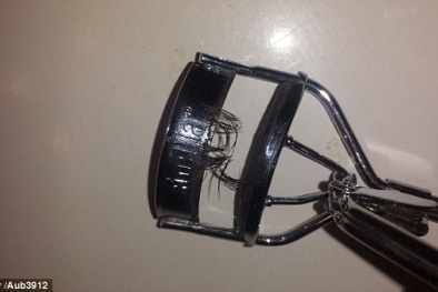 Cô gái 'rụng' sạch lông mi vì hắt xì hơi trong khi uốn mi