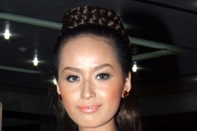 Soi lại hình ảnh khiến Hoa hậu Mai Phương Thúy bị đồn bơm ngực quá đà