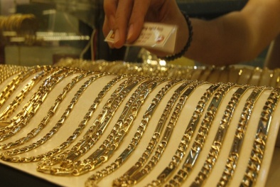 Giá vàng hôm nay 29/7/2016 tăng mạnh, USD giảm sâu