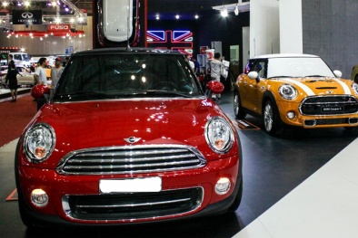 Mua ô tô nhập không chính hãng: Làm thịt con 'gà mờ'