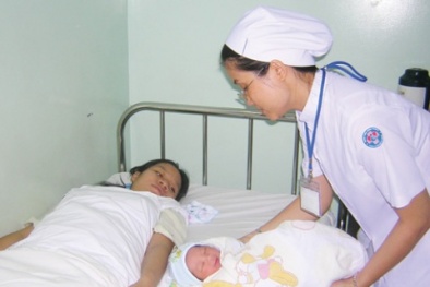 Truy tìm tài xế taxi bỏ sản phụ sắp sinh giữa đường