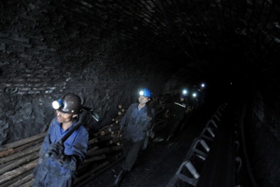Đưa giá thủy lực vào khai thác giúp tăng năng suất khai thác than hầm lò