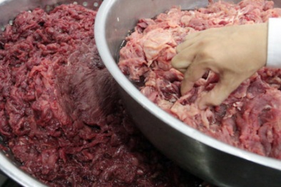Top thực phẩm bẩn hot nhất tuần qua: Công nghệ biến thịt lợn thành đặc sản thú rừng