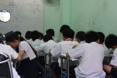 Giáo viên mượn danh nghĩa nhà trường và trung tâm để dạy thêm