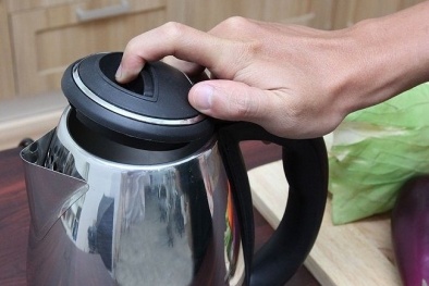 Nguy cơ 'lộ hàng' từ ấm siêu tốc Trung Quốc cài chip gián điệp