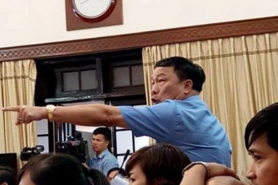 Bầu Đệ chỉ mặt, mắng GĐ Sở Thông tin Thanh Hóa giữa cuộc họp báo