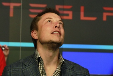  Elon Musk: Từ cậu bé mít ướt trở thành CEO quyền lực
