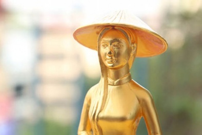 Khởi tố vụ vận chuyển trái phép 7 tượng vàng qua đường hàng không